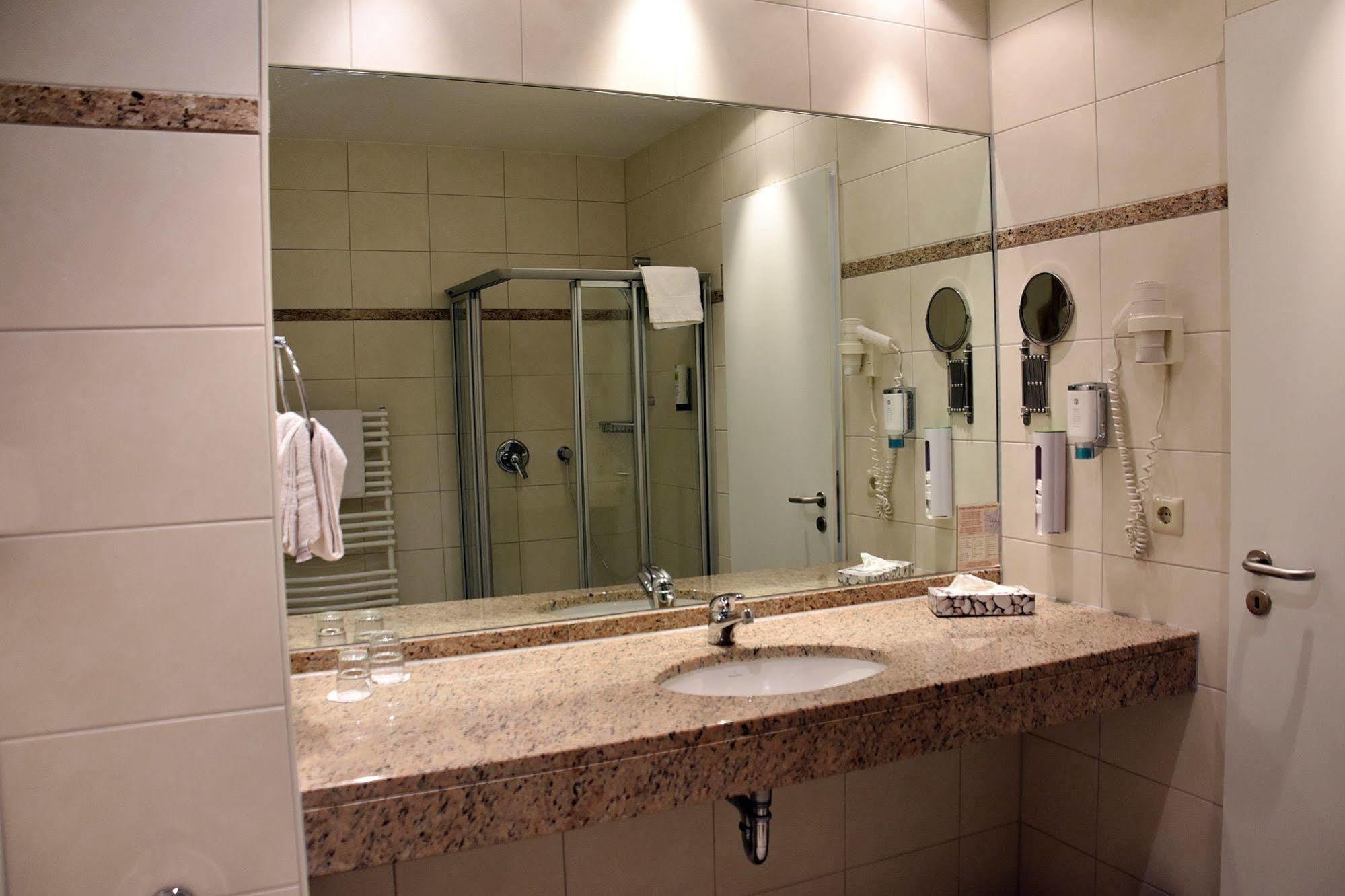 Koncept Hotel Benedikt Siegburg Dış mekan fotoğraf