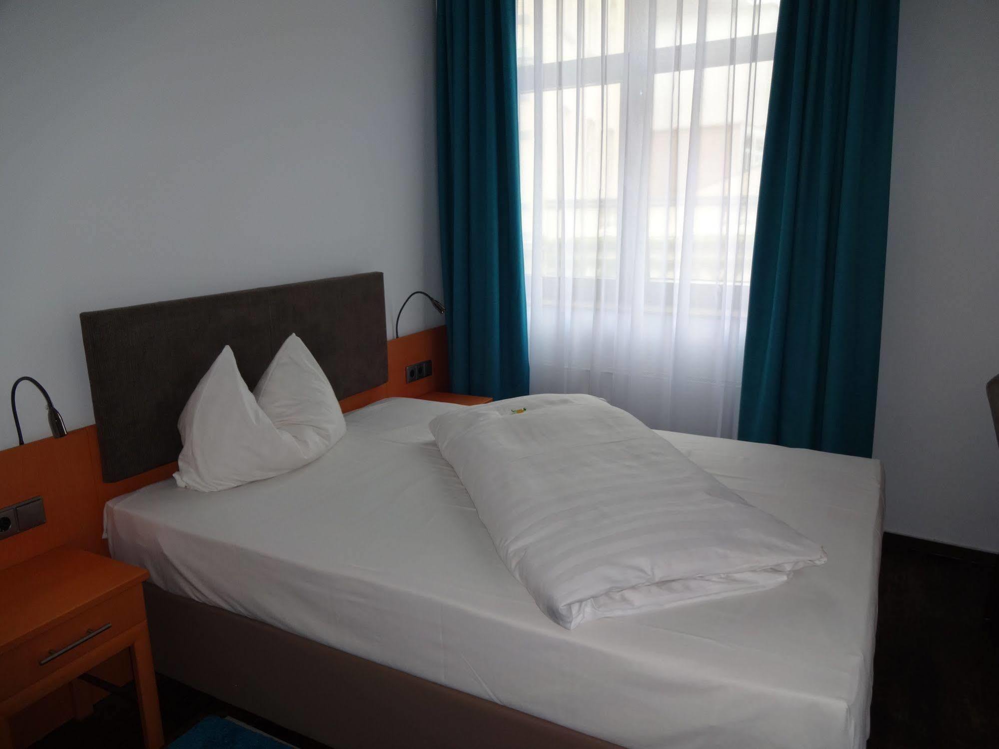 Koncept Hotel Benedikt Siegburg Dış mekan fotoğraf